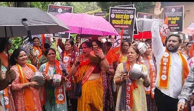 डोळ्यांसमोर पाणी असूनही घागर रिकामीच
