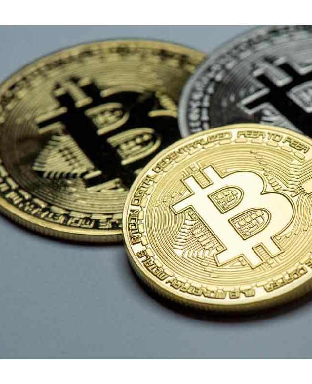 Crypto News: बीटकॉइन उच्चांकाच्याही शिखरावर ! एक बीटकॉइन १२४१२८ डॉलरवर का वाढतीय क्रिप्टोकरन्सी?