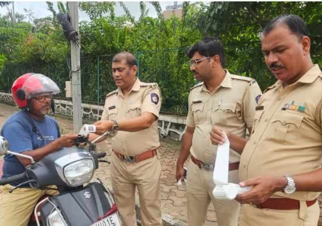 बेकायदेशीर बाईक टॅक्सीद्वारे अवैध प्रवासी वाहतूक करणाऱ्यांवर कारवाई