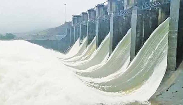 मोरबे धरणाच्या पातळीत घट