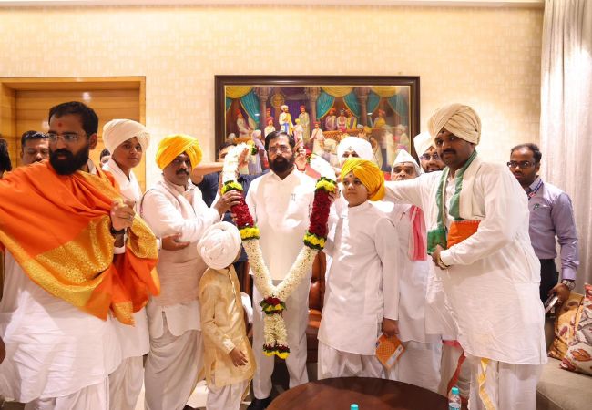 शिवसेना मुख्य नेते व उपमुख्यमंत्री एकनाथ शिंदे यांना “भक्तशिरोमणी संत श्री नामदेव महाराज पुरस्कार” जाहीर