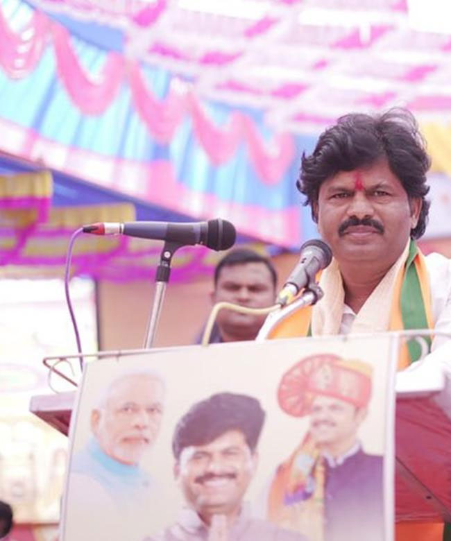 नाशिकच्या संगमेश्वर जमीन घोटाळा प्रकरणात उपविभागीय अधिकाऱ्यांचे निलंबन, महसूल मंत्र्यांचा मोठा निर्णय !