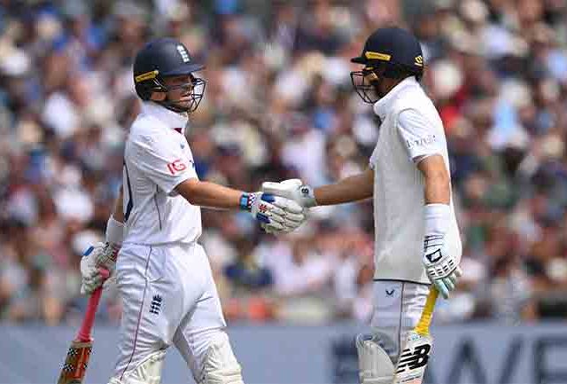 IND vs ENG : ज्यो रूटची रेकॉर्डब्रेक कामगिरी, तिसऱ्या दिवसअखेर इंग्लंडकडे १८६ धावांची आघाडी