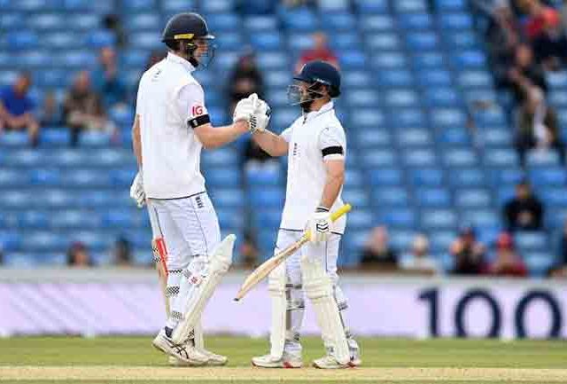 IND vs ENG: दुसऱ्या दिवसअखेर इंग्लंडच्या दुसऱ्या डावात २ बाद २२५ धावा,१३३ धावांनी अद्याप पिछाडीवर