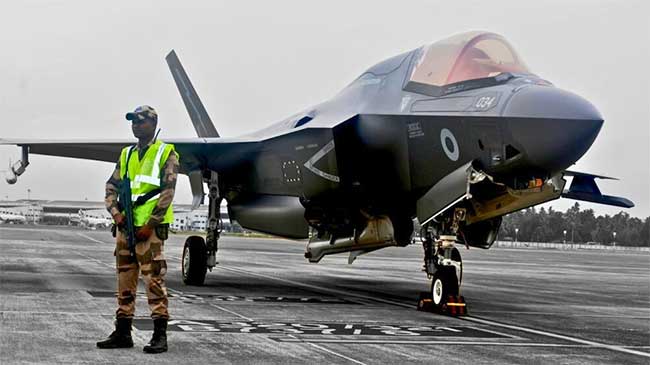 ब्रिटिश रॉयल नेव्हीचे बंद पडलेले F35 B लढाऊ विमान, भारतातून तुकडे करुन परत पाठवणार