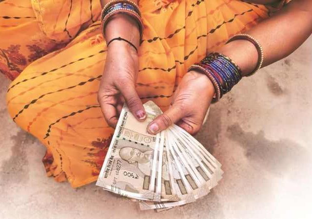 बापरे! लाडक्या बहि‍णींच्या पैशांवर लाडक्या भावांचा डल्ला, आता काय करणार सरकार?