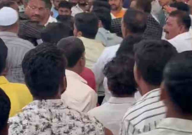 Maratha Community Meeting Dispute: सोलापुरात मराठा समाजाच्या बैठकीत हाणामारी! नेमकं काय घडलं?
