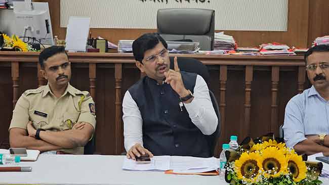 कर्जतच्या वाहतूक कोंडीच्या समस्येवर आ.थोरवे आक्रमक