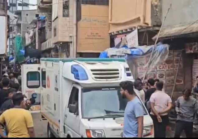 वांद्रे कुर्ला संकुलातील भारतनगरमध्ये घर कोसळले, ढिगाऱ्यात १० जण अडकले