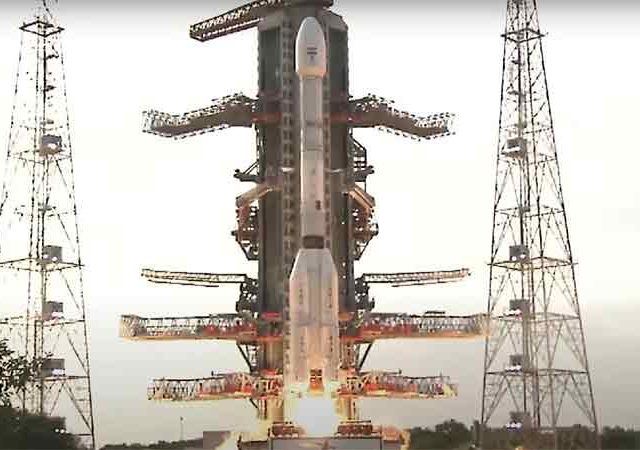 इस्रो-नासाच्या निसार पृथ्वी निरीक्षण उपग्रहाचे श्रीहरिकोटा येथून यशस्वी प्रक्षेपण