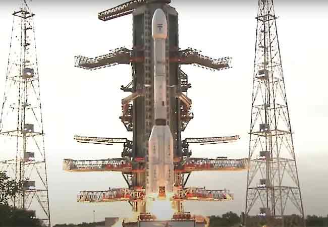 इस्रो-नासाच्या निसार पृथ्वी निरीक्षण उपग्रहाचे श्रीहरिकोटा येथून यशस्वी प्रक्षेपण