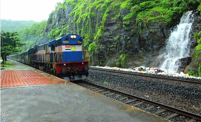 पश्चिम रेल्वेतर्फे पाच गणपती विशेष गाड्या धावणार