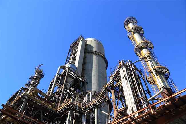 EU Crude :भारतासाठी मोठी बातमी ! युरोपियन युनियनने रोझनेफ्टच्या भारतीय रिफायनरीला लक्ष्य केल्यानंतर भारतात तेलाची आयात स्वस्त होणार?