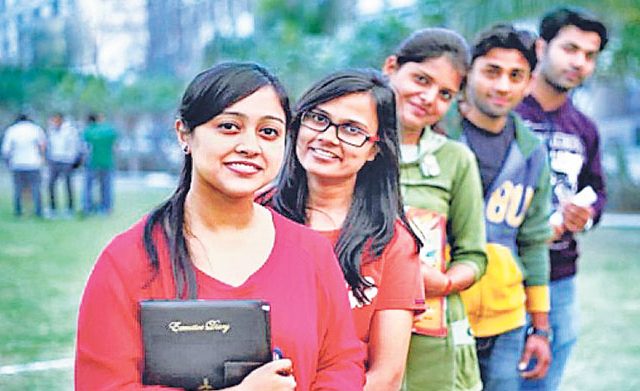 आजी विद्यार्थ्यांना प्रोत्साहन द्या!