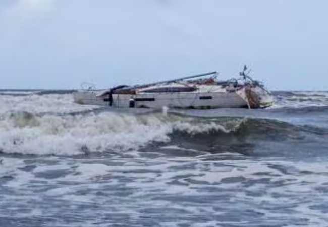 Suspicious Boat: रायगड किनाऱ्यावर आली संशयास्पद बोट, सुरक्षा वाढवली