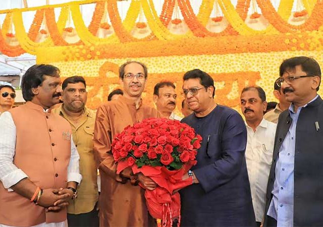 मातोश्री बंगल्यावर उद्धव - राज भेट, पुन्हा एकदा दोन्ही ठाकरे एकत्र येण्याची चर्चा