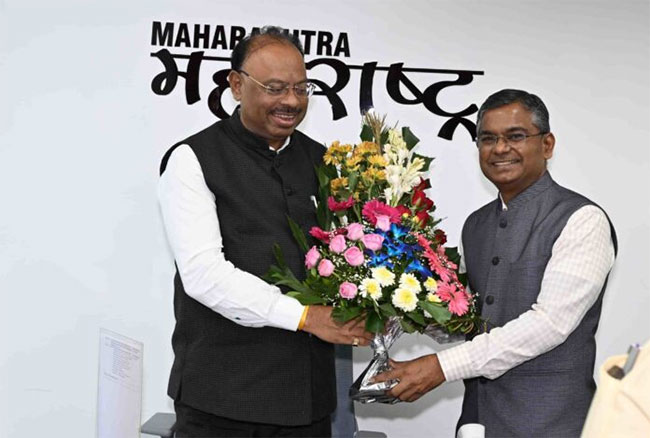 अपर मुख्य सचिव विकास खारगे यांनी स्वीकारला महसूल विभागाचा पदभार