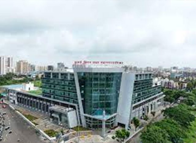 रोज ५० लाख लिटर पाणी, तरी टँकरवर मदार