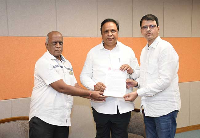 बेस्टच्या सेवानिवृत्त कर्मचाऱ्यांचा प्रश्न चर्चेतून सोडवणार