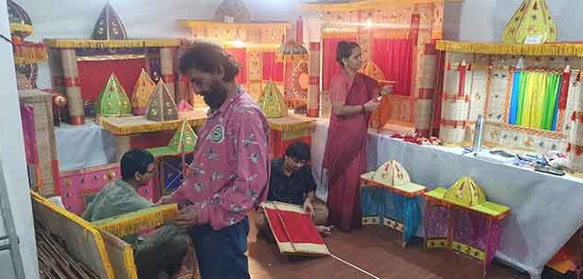 बांबूच्या चटईतून बाप्पाची शाश्वत आरास