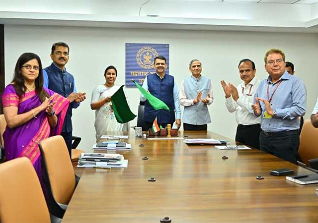 'नांदेड-मुंबई ‘वंदे भारत एक्स्प्रेस’ ने उघडले मराठवाड्याच्या समृद्धीचे द्वार'