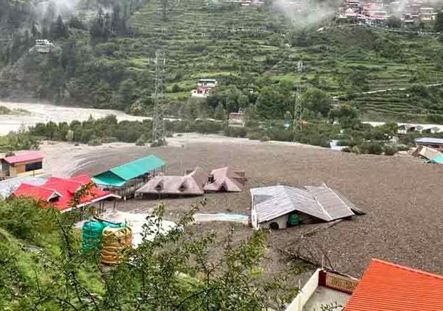 महाराष्ट्रातील १५१ पर्यटक उत्तराखंडमध्ये अडकले