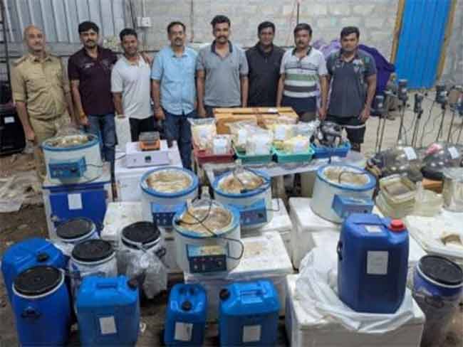 शर्ट फोटो कोड वापरून ड्रग्जची तस्करी: ४३४ कोटींच्या रॅकेटचा पर्दाफाश!