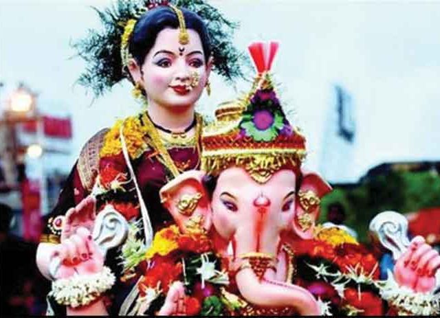 गौरी पूजेत देवीला कोणती फुले वाहतात ? जाणून घ्या