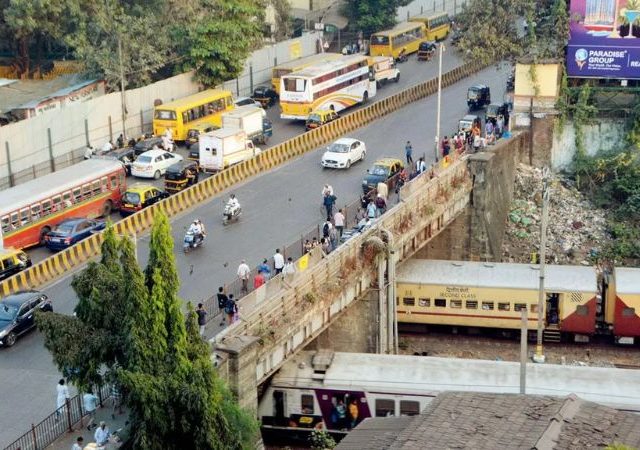 मुंबईतील 'हे' १२ पूल गणेश विसर्जन मिरवणुकीसाठी धोकादायक! BMC चा निर्वाणीचा इशारा