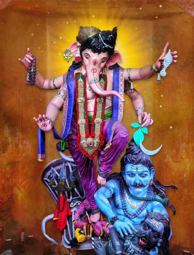 मुंबईच्या राजाच्या आरतीचा मान यंदा 'कोकण नगर गोविंदा पथकाला