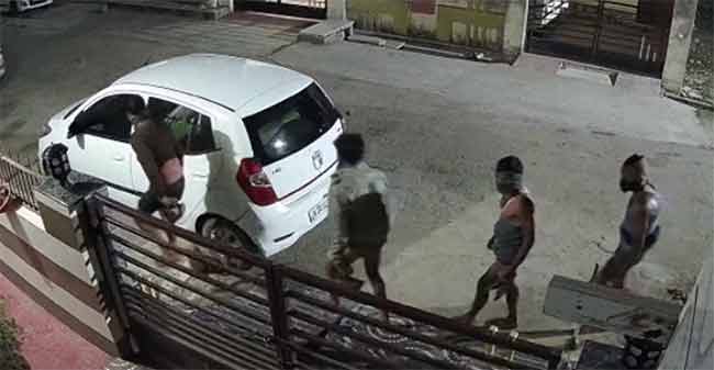 चड्डी-बनियान गँग पकडण्यासाठी पोलिसांनी शोधली नामी युक्ती!