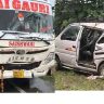 खेडमधील खवटी गावाजवळ खासगी बस आणि कारचा भीषण अपघात, तिघेजण गंभीर जखमी