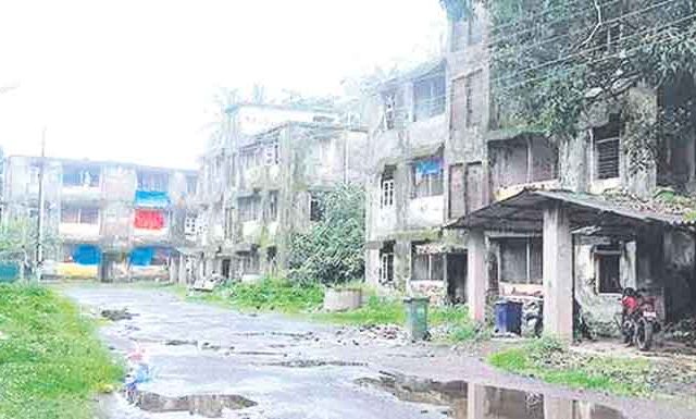 ठाण्यात ८० हजार कुटुंबांचे धोकादायक इमारतींत वास्तव्य