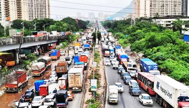 सणासुदीला ठाण्यात वाहतूक कोंडीचा महाकाय विळखा!
