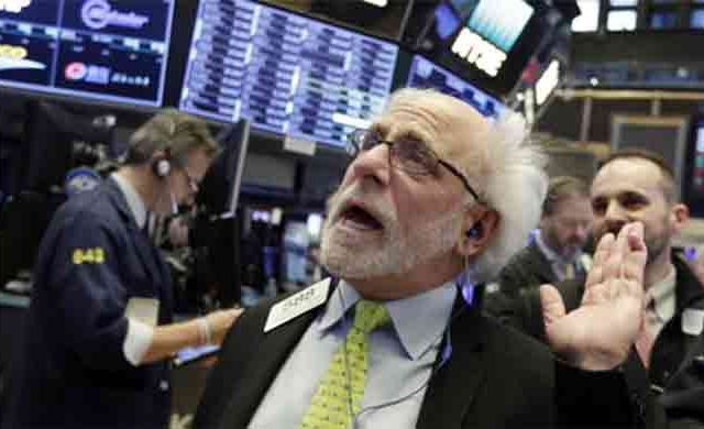 Stock Market: युएस शेअर बाजार पत्यांच्या कॅटप्रमाणे उच्चांकाने कोसळले !