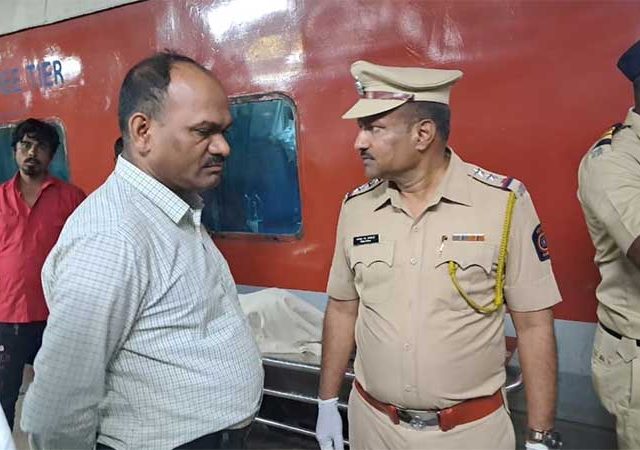 मुंबईतील धक्कादायक घटना, एसी कोचच्या टॉयलेटमध्ये पाच वर्षांच्या मुलाचा मृतदेह