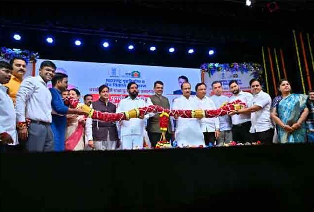 बीडीडी चाळ वासियांना मिळालेली घरे; मुंबईकरांच्या घराच्या स्वप्नपूर्तीची सुरुवात – मुख्यमंत्री देवेंद्र फडणवीस