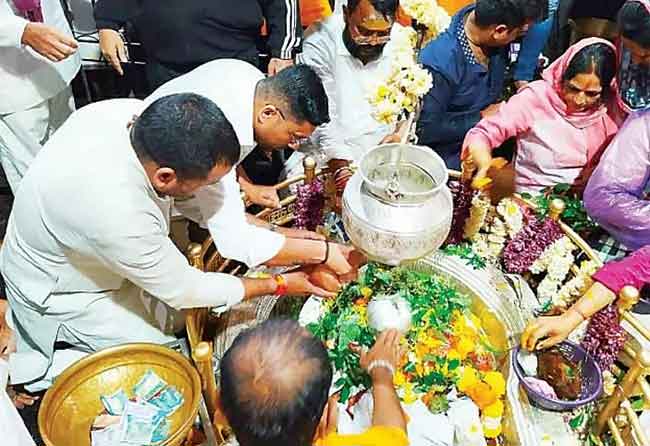 श्रावणाच्या तिसऱ्या सोमवारी  लाखो भाविक भीमाशंकराच्या चरणी