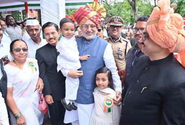 स्वातंत्र्यदिनी राज्यपाल सी. पी राधाकृष्णन यांच्या हस्ते ध्वजारोहण