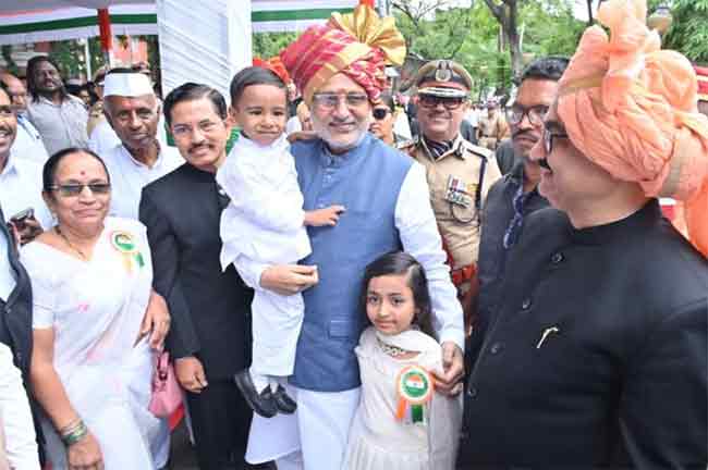 स्वातंत्र्यदिनी राज्यपाल सी. पी राधाकृष्णन यांच्या हस्ते ध्वजारोहण