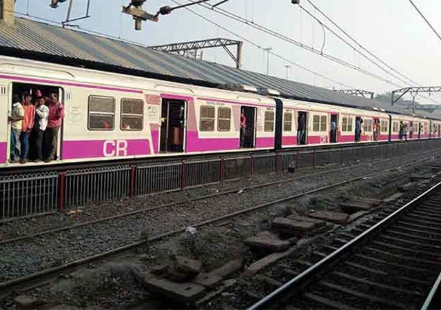 मध्य रेल्वेच्या प्रवाशांसाठी आनंदाची बातमी, १५ डब्यांच्या फेऱ्या दुप्पट होणार