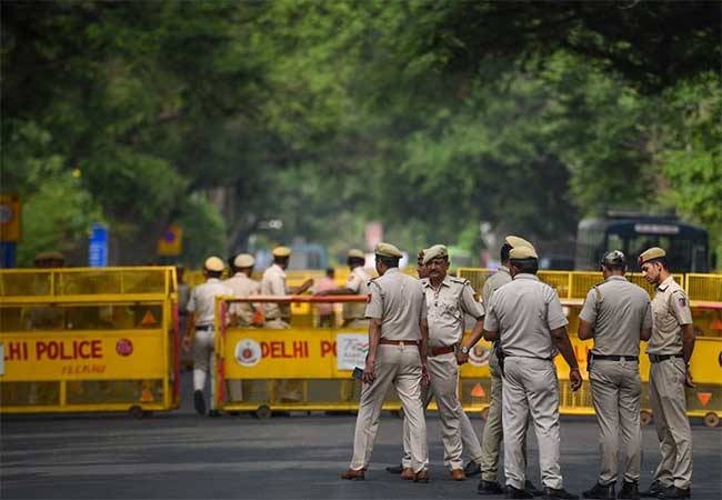 काँग्रेसच्या महिला खासदारानं केली तक्रार, पोलीस अलर्ट, तपास सुरू