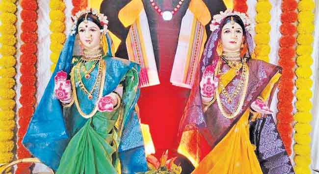 अवतरली…लाडाची नवसाची गौराई माझी