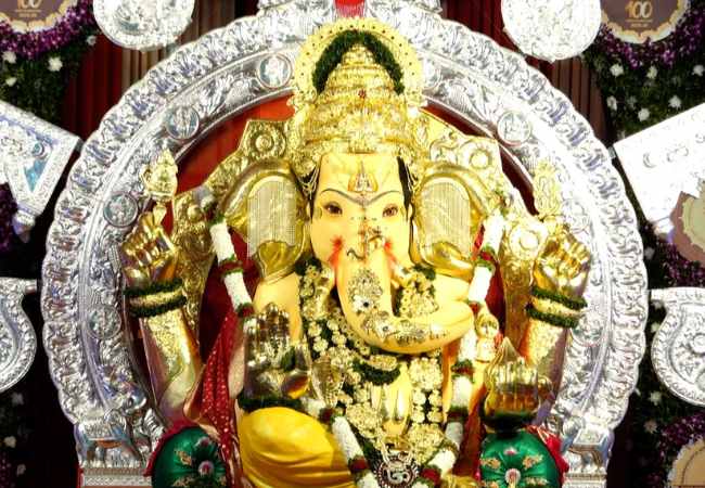 GSB Ganpati First Look: मुंबईतील सगळ्यात श्रीमंत बाप्पाची पहिली झलक दिमाखात सादर