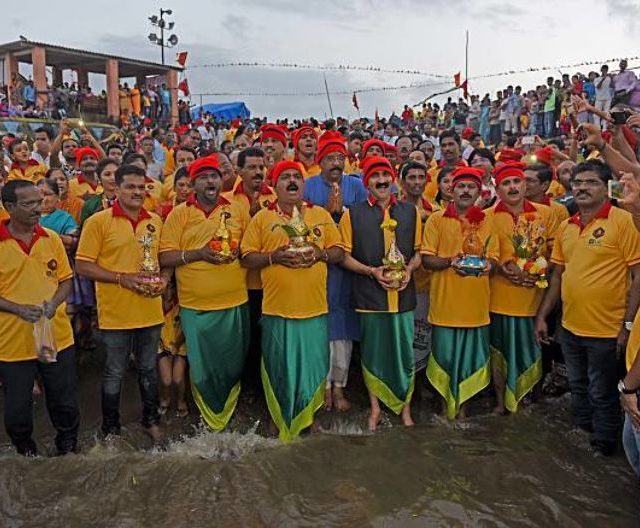 नारळी पौर्णिमा आणि ज्येष्ठागौरी विसर्जन दिवशी मुंबईत शासकीय कार्यालयांना सुटी