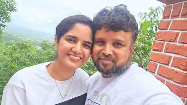 आंतरजातीय प्रेमविवाह केल्याने जोडप्यावर हल्ला : आई आणि भावाने केले मुलीचे अपहरण