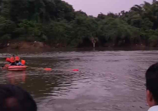 खेडमध्ये विसर्जनादरम्यान युवक बुडाला
