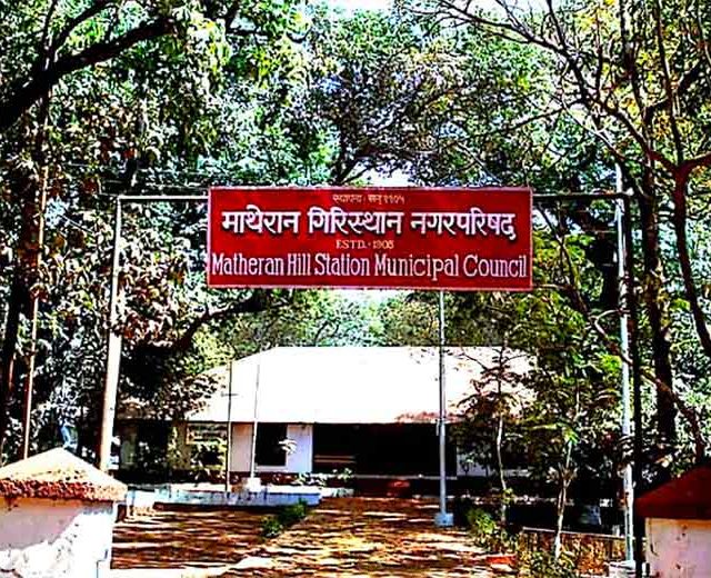 नगराध्यक्षपदाचे आरक्षण जाहीर होईना, इच्छुकांची कोंडी सोडवेना