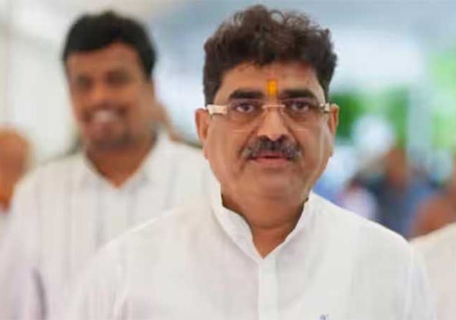 'मनोज जरांगे शरद पवारांचा सुसाईड बॉम्ब'