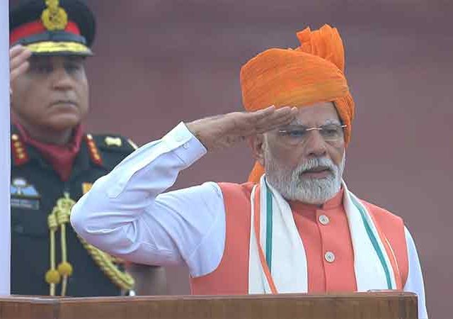 रोजगार योजना, सुदर्शन चक्र मिशन, जीएसटी कपात, पहिली सेमीकंडक्टर चिप, ऊर्जा स्वयंपूर्णता आणि घुसखोरीच्या मुद्यावर काय म्हणाले मोदी ?